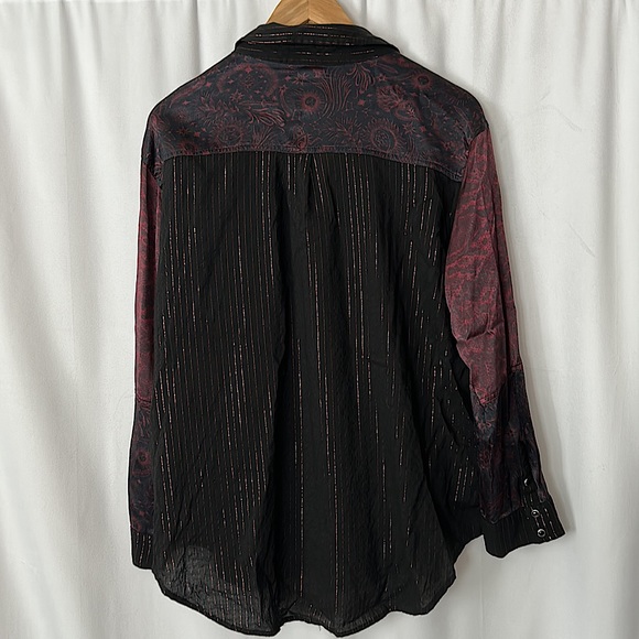 Johnny Was Workshop Metallic Threading Floral Long Sleeve Shirt Top **Size L** - Picture 2 of 4